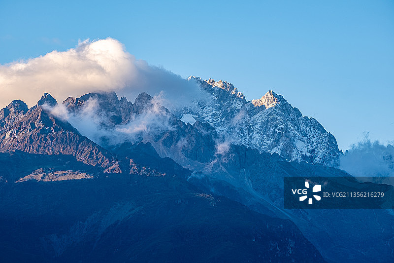 云南丽江玉龙雪山扇子陡峰日落风光图片素材