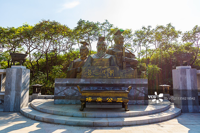 河南省郑州市新郑市郑国车马坑景区——郑氏三公广场图片素材