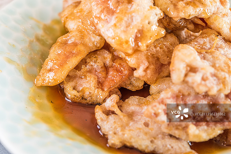 一盘锅包肉特写图片素材