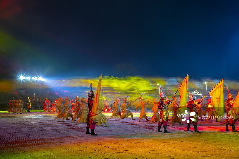襄阳唐城景区夜景演出夜游风光图片素材