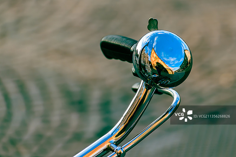 意大利街头的自行车高角度照片图片素材