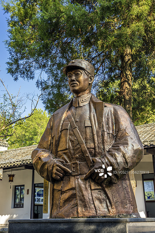 安徽省合肥市庐江县金牛镇孙立人将军雕像图片素材