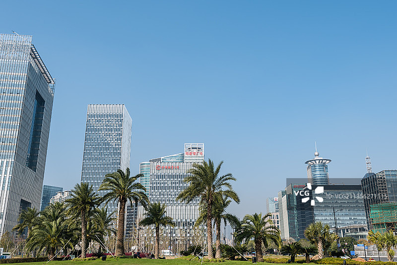 中国上海城市广场世纪广场金融中心建筑群图片素材