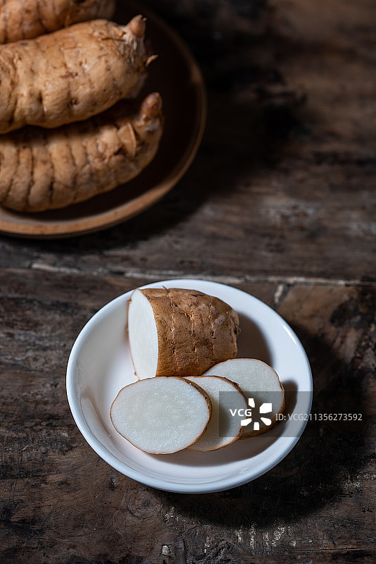 野生新鲜天麻切片图片素材
