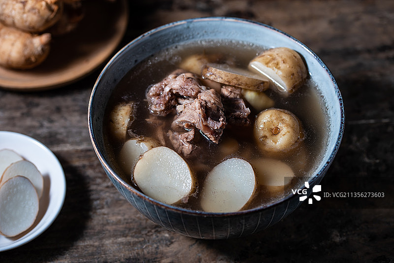 食疗滋补养生汤天麻猪骨汤图片素材