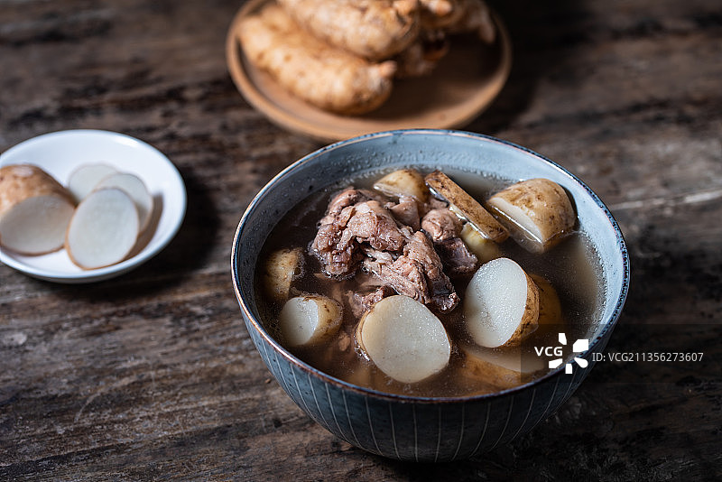 食疗滋补养生汤天麻猪骨汤图片素材