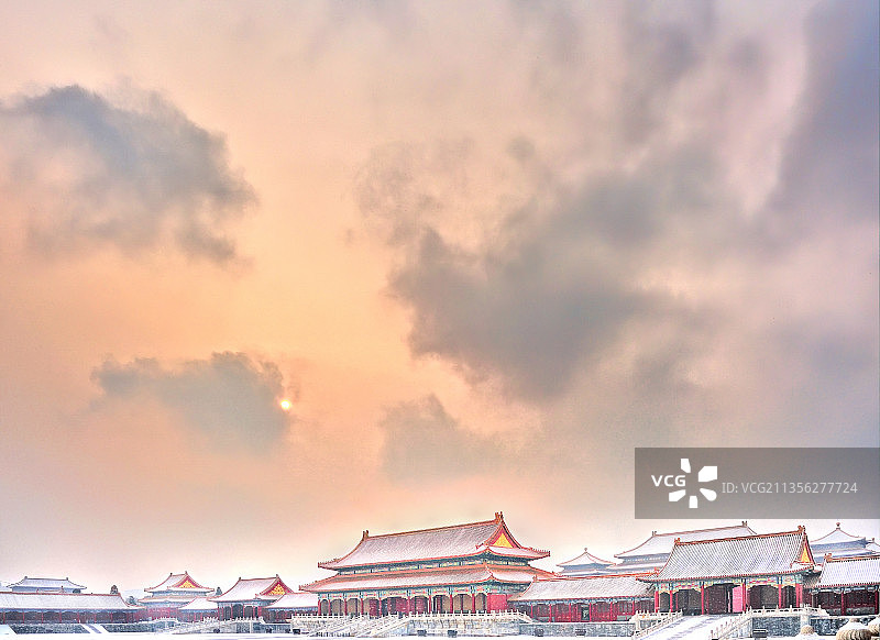 雪中故宫里的太和门与贞度门和昭德门图片素材