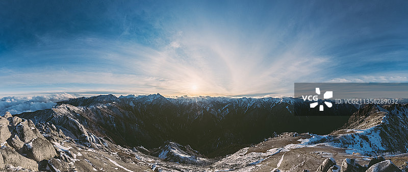 日本长野县安昙野市雪山风景图片素材