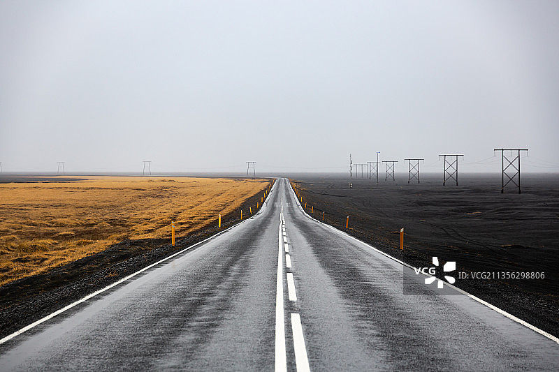 冰岛乡村空旷的道路图片素材