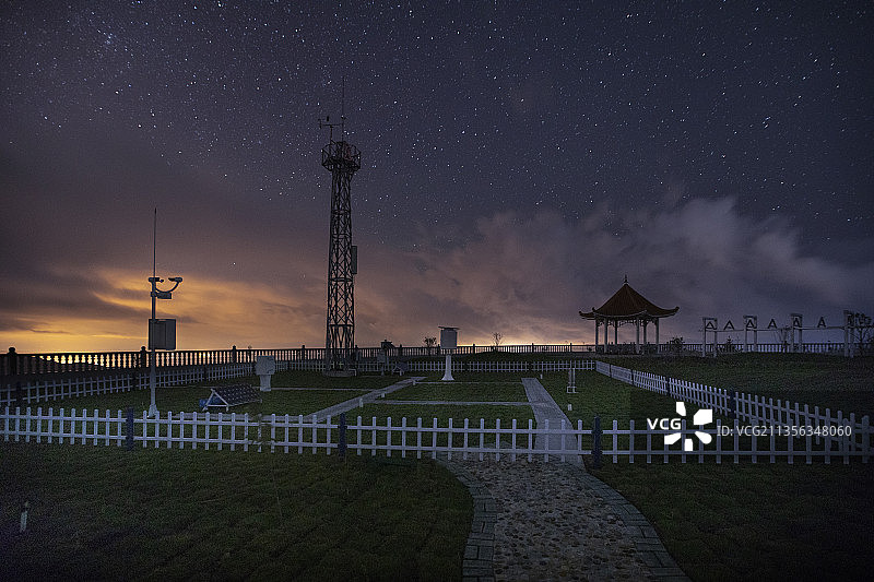 星空夜空星轨慢门航拍图片素材