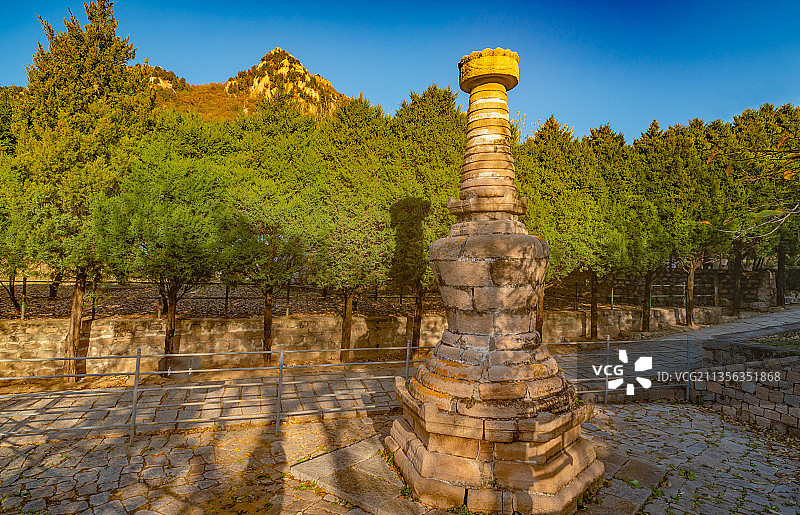 北京银山塔林清代覆钵式墓塔图片素材