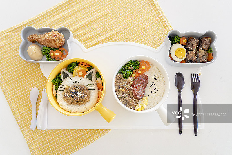 特色亲子香酥鸡腿豆腐衣包猫脸卤肉饭团套餐图片素材