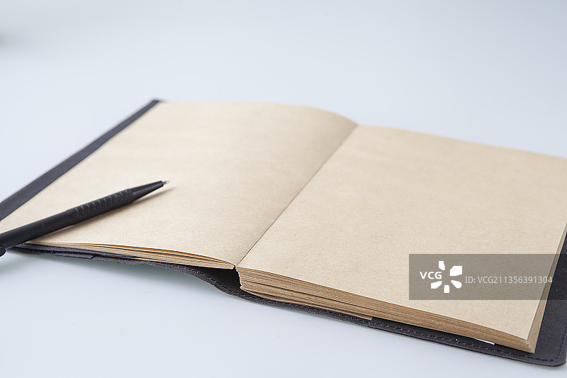 桌面笔记本笔静物图片素材