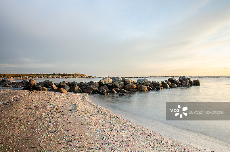 丹麦腓特烈港日落海景图片素材