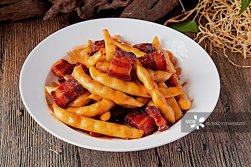 豆角炖红烧肉图片素材