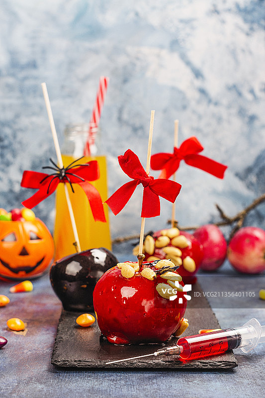 桌上圣诞装饰特写图片素材