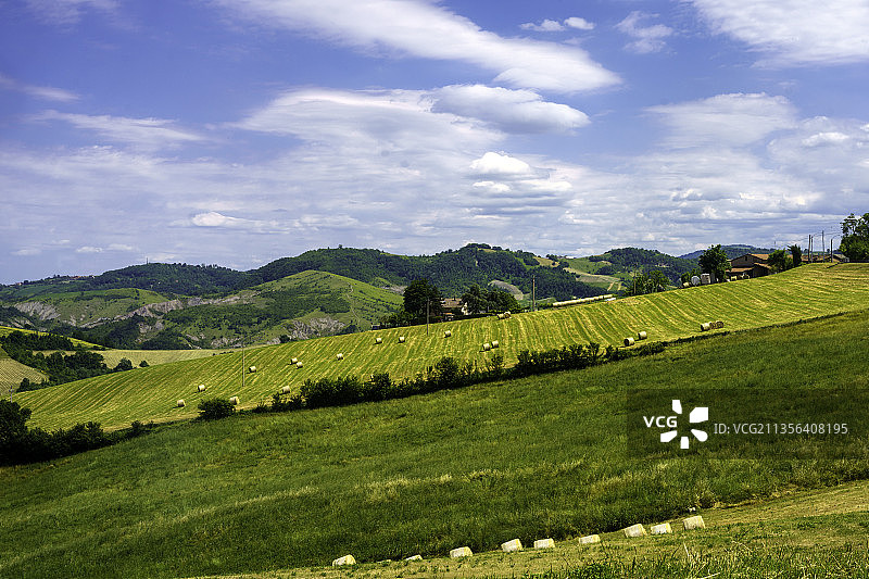 意大利摩德纳萨索洛田野风光图片素材