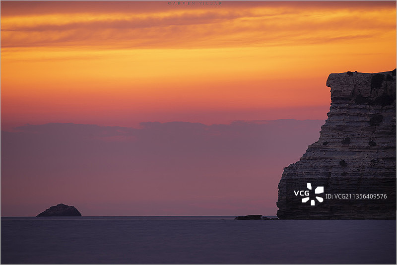 西班牙康特海滩日落时分的海景图片素材