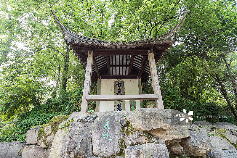 中国苏州虎丘山的古真娘墓图片素材