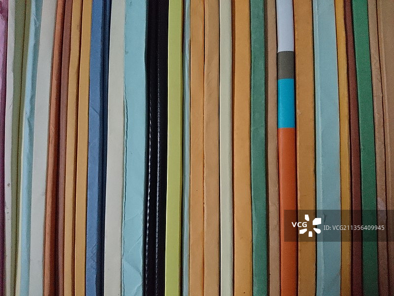 印度尼西亚肯巴兰区彩色书籍全画幅照片图片素材