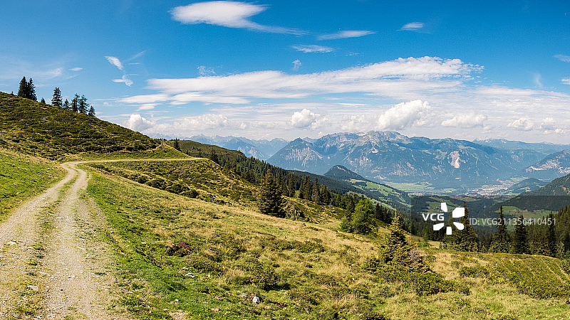 奥地利蒂罗尔州阿尔卑巴赫的风景图片素材