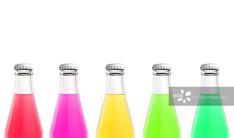 白色背景下的空瓶子特写图片素材