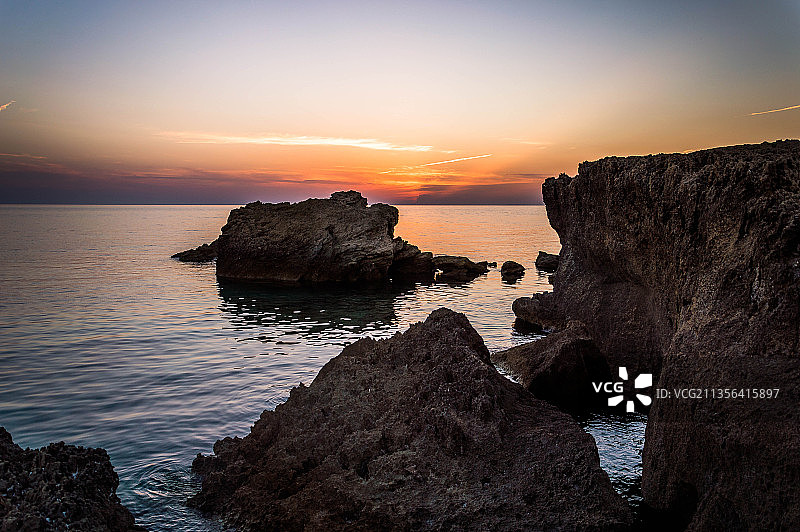 意大利奥里斯塔诺日落时分的海景图片素材