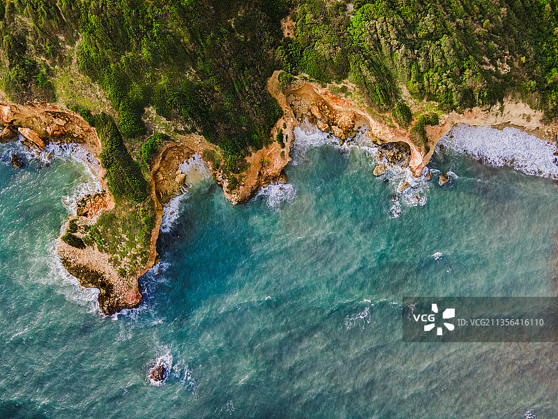 波多黎各瓜尼卡海上岩层鸟瞰图片素材