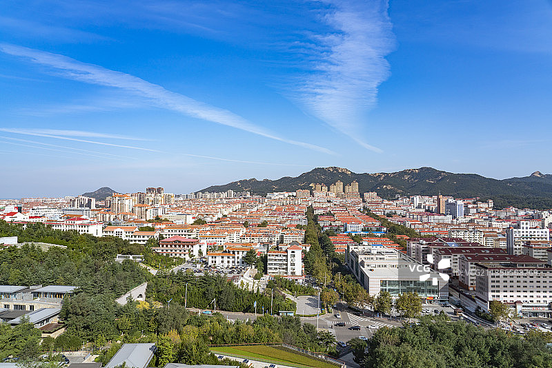 中国山东威海城市风光红房顶的楼房图片素材