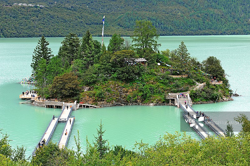 西藏，林芝，巴松湖，森林公园。图片素材