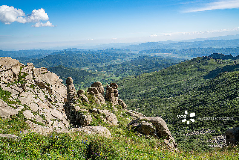 夏季冰山梁自然风光俯瞰山谷图片素材