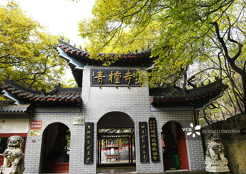 山东枣庄峄城区青檀寺秋景图片素材