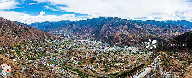 四川阿坝藏族羌族自治州金川梨花图片素材