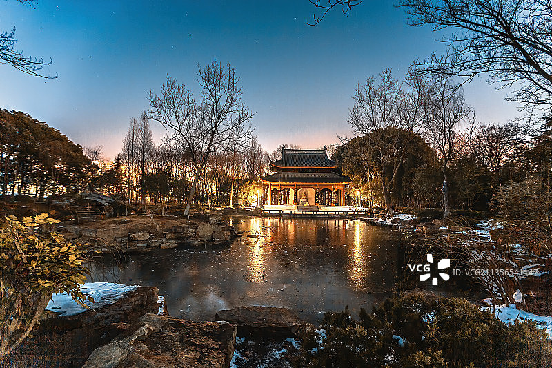 雪夜中观音阁+下马坊遗址公园（南京）图片素材
