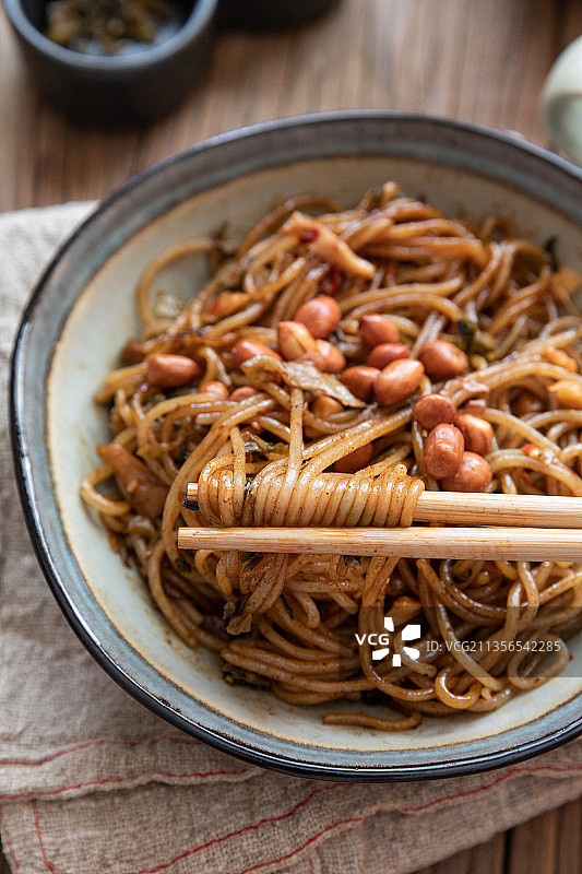 中式传统小吃拌米粉图片素材