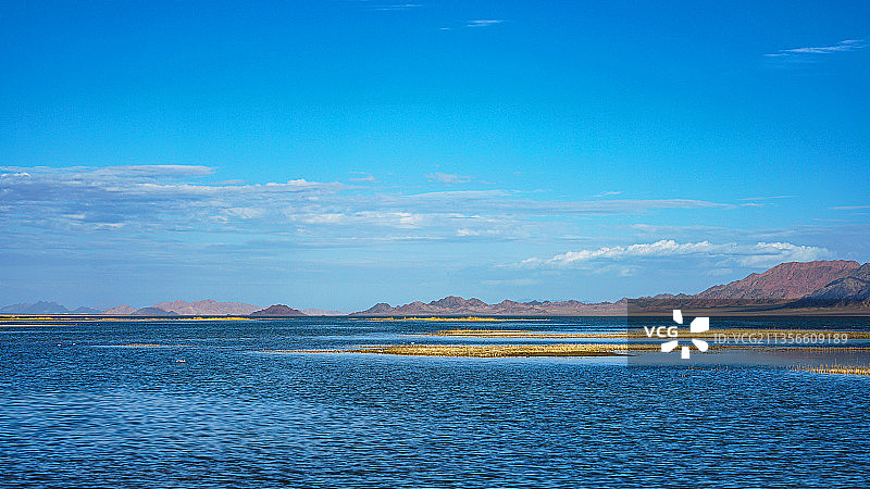 小柴旦湖秋水图片素材