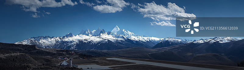 巍峨贡嘎图片素材