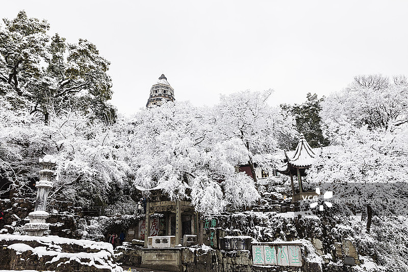 江苏苏州虎丘冬季雪景图片素材