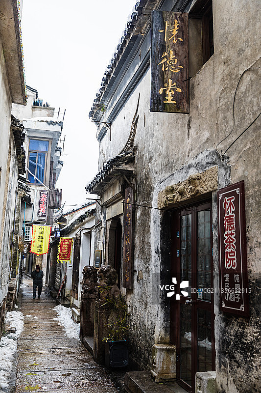 江苏苏州东山陆巷古村怀德堂冬天雪景图片素材
