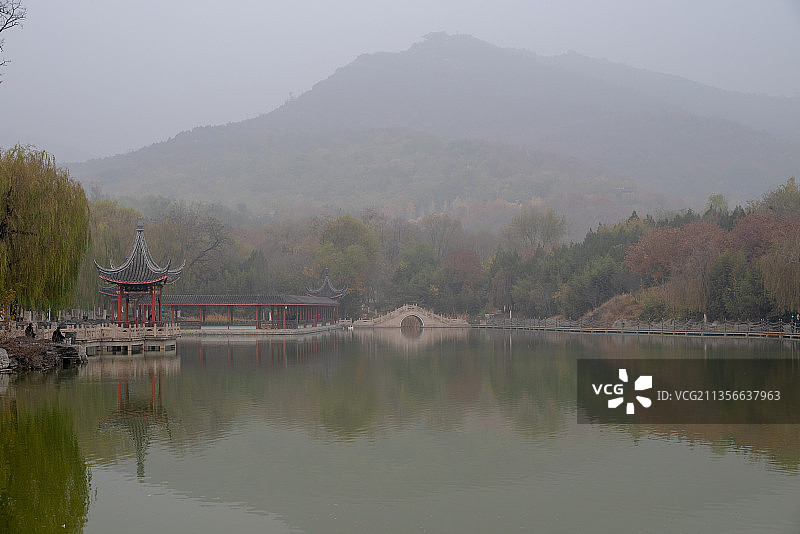 晨雾中的北宫森林公园图片素材