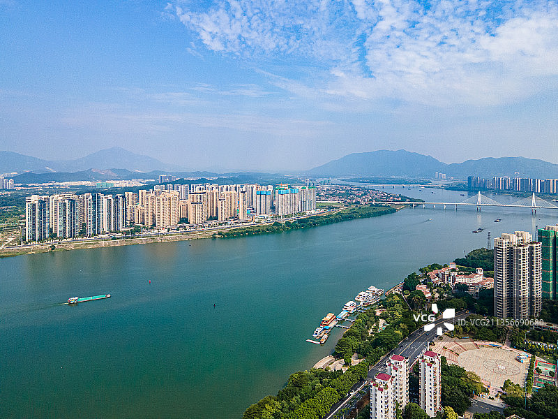 中国广东省清远市北江两岸建筑桥梁航拍景观图片素材