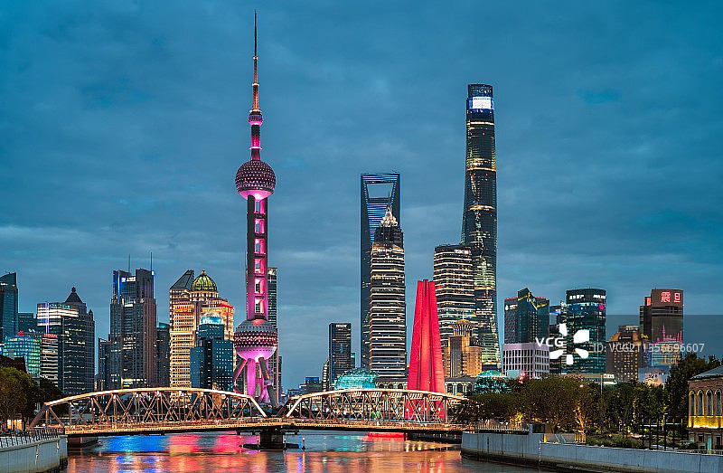 乍浦路桥陆家嘴图片素材