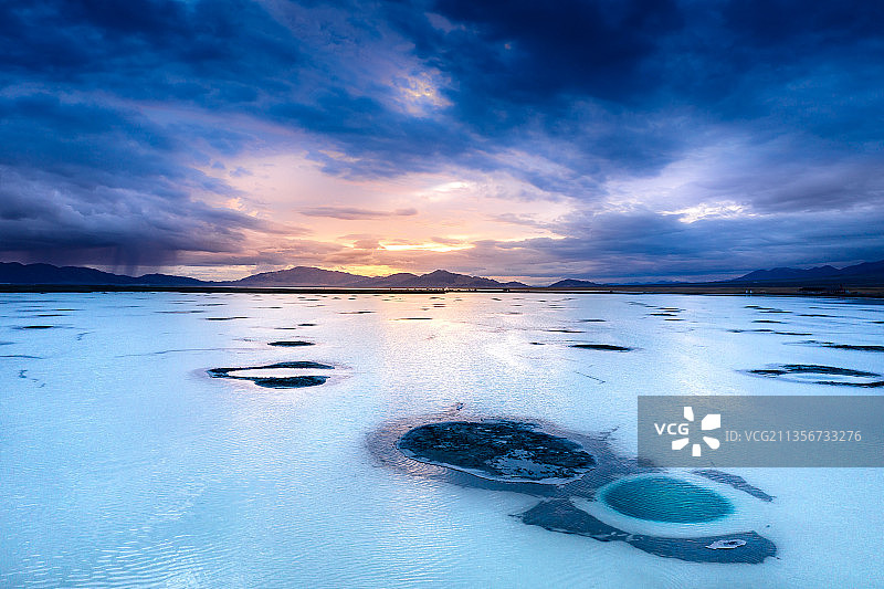 翡翠湖,矿物质,矿石,盐湖,著名景点,地形,地貌,自然,湖面图片素材