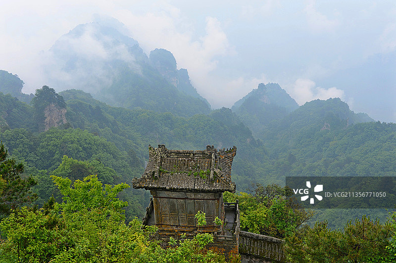 湖北十堰，武当山，中国最美 国家地质公园，中国道教圣地。图片素材