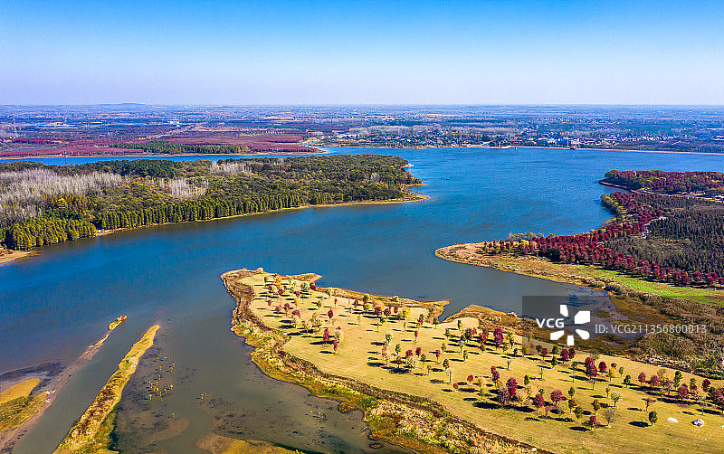 秋日的南京六合大泉湖图片素材