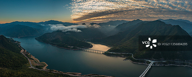 浙江省丽水市景宁畲族自治县瓯江上游小溪流域千峡湖库区图片素材
