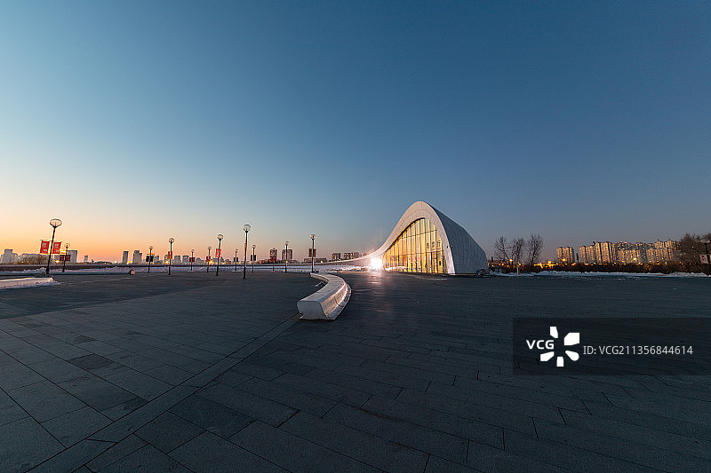 蓝调哈尔滨大剧院图片素材