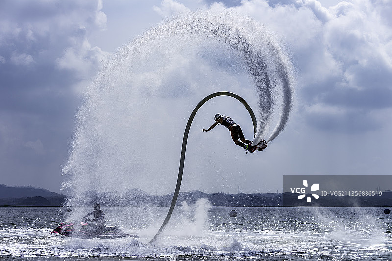 空中蛟龙图片素材