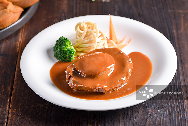 一盘中餐极品大鲍鱼图片素材