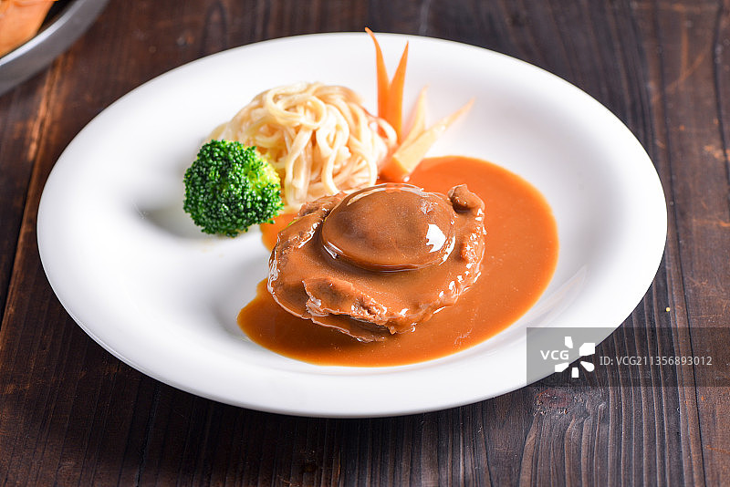 一盘中餐极品大鲍鱼图片素材